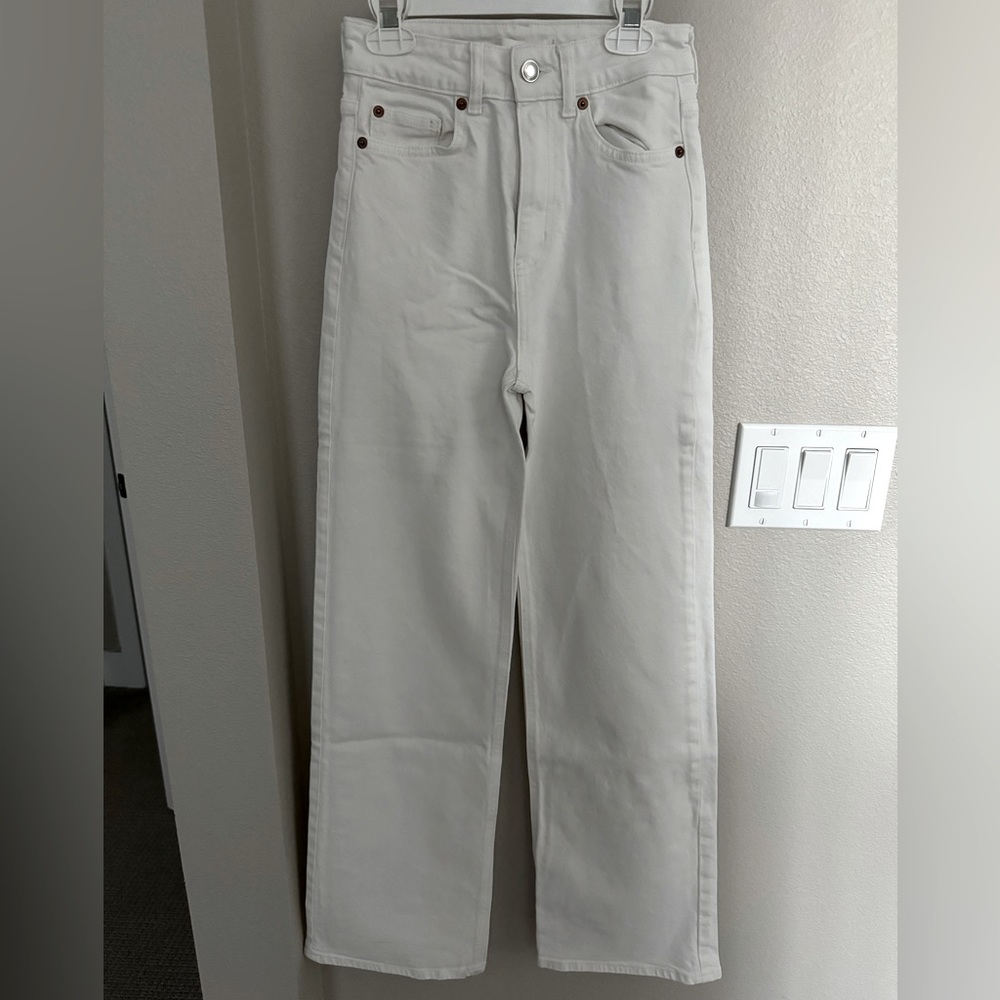 H&M jeans, same or next day shipping from a smoke & pet free 🏡